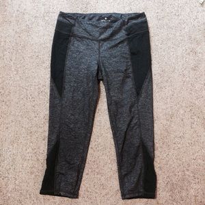 Athleta Chaturanga Crop Leggings